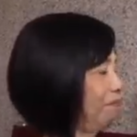 孫におもちゃにされる可愛いお婆ちゃん❤